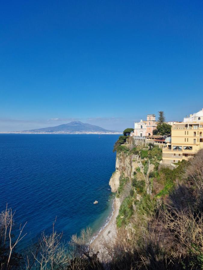 Savarese Luxury Palace Apartment Vico Equense Luaran gambar